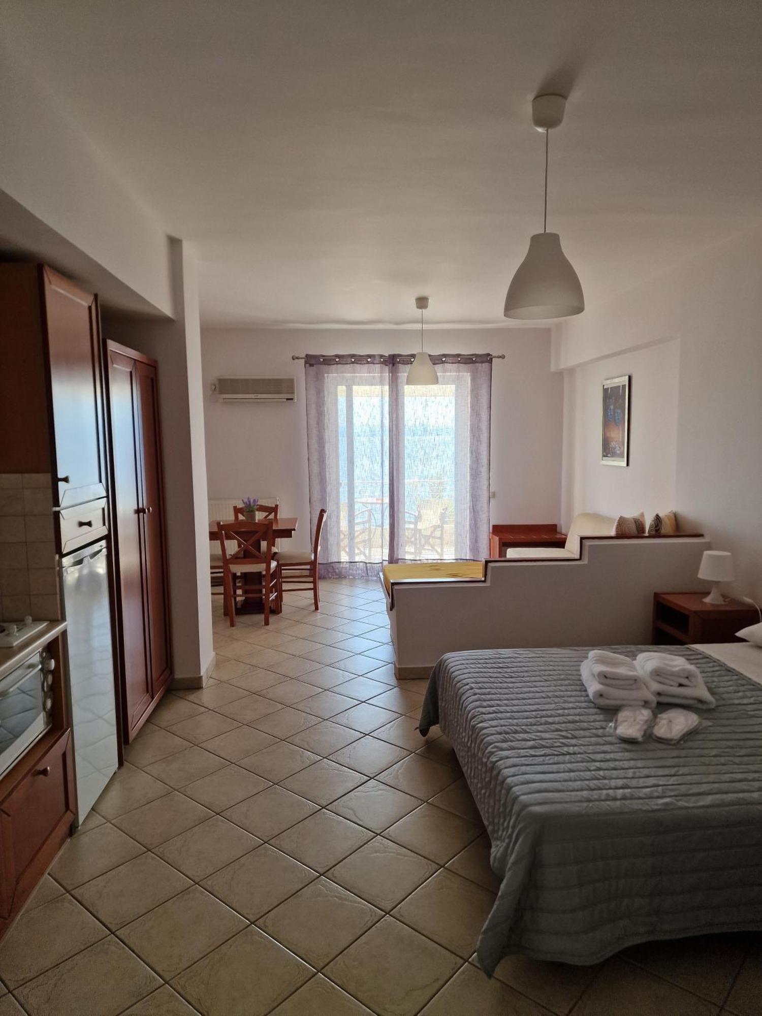 Porto Xronia Aparthotel Khronia Exterior photo