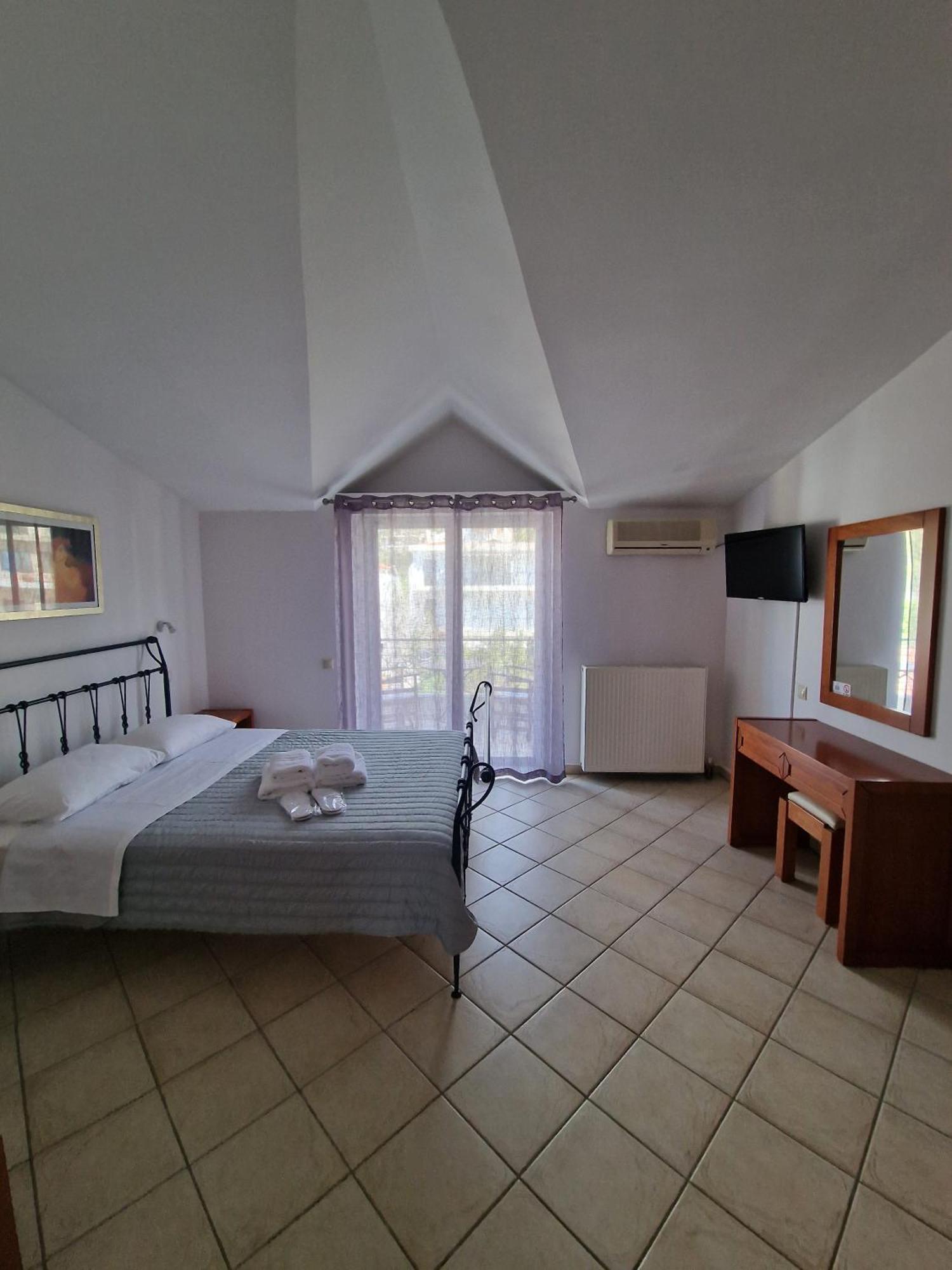 Porto Xronia Aparthotel Khronia Exterior photo